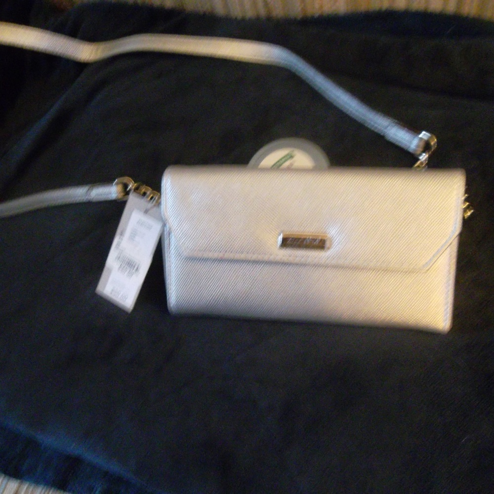 Kenneth Cole Reaction Silver CrossBody Purse New